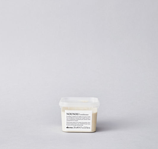 Conditioner for bleached, permed or relaxed hair. The formula moisturizes and nourishes hair in depth making it easy to untangle, soft and giving it body without weighing it down.