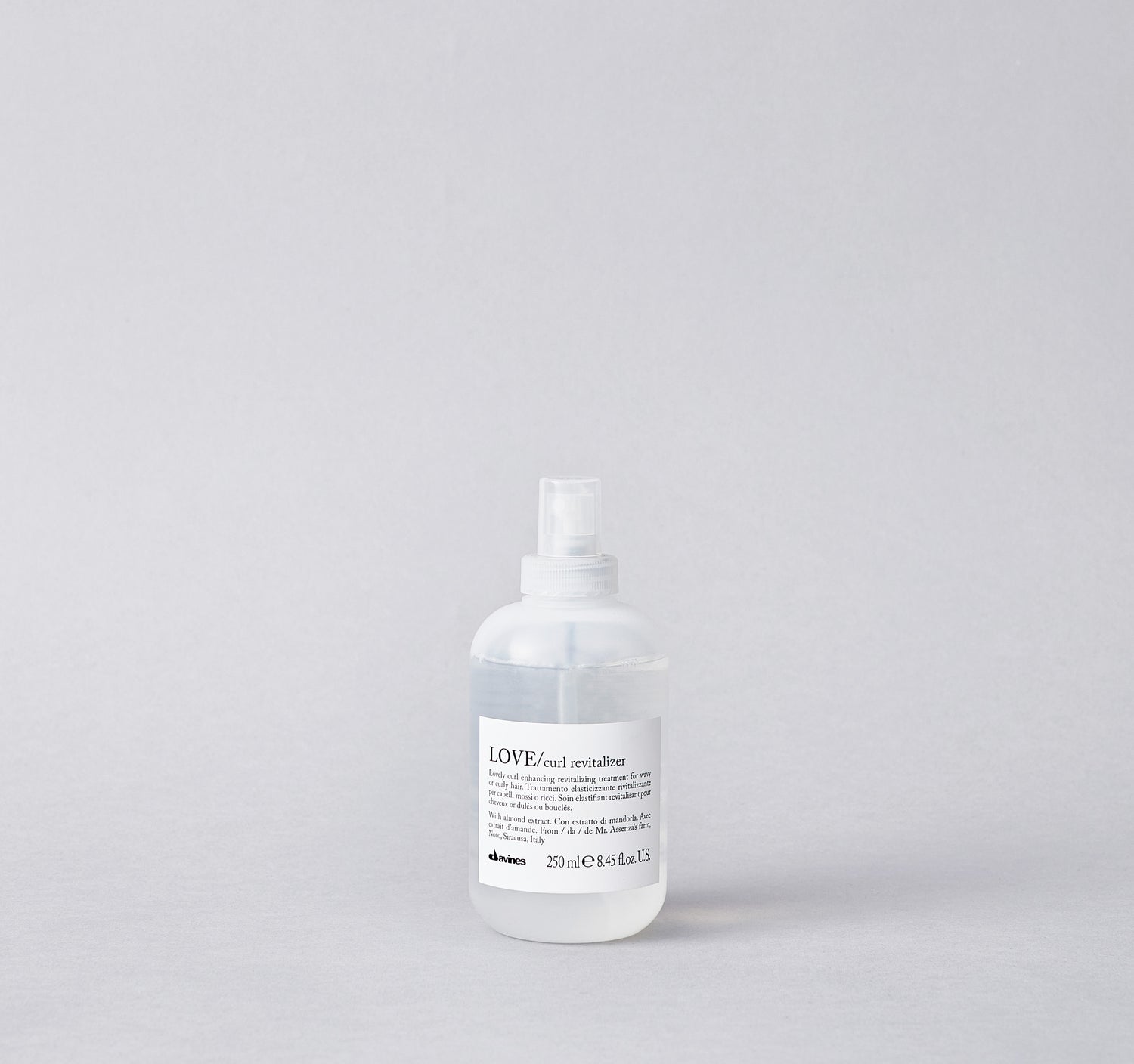 Elasticizing and revitalizing spray for wavy or curly hair. It boosts the vitality and elasticity of curls between shampoos, and controls the frizz effect.