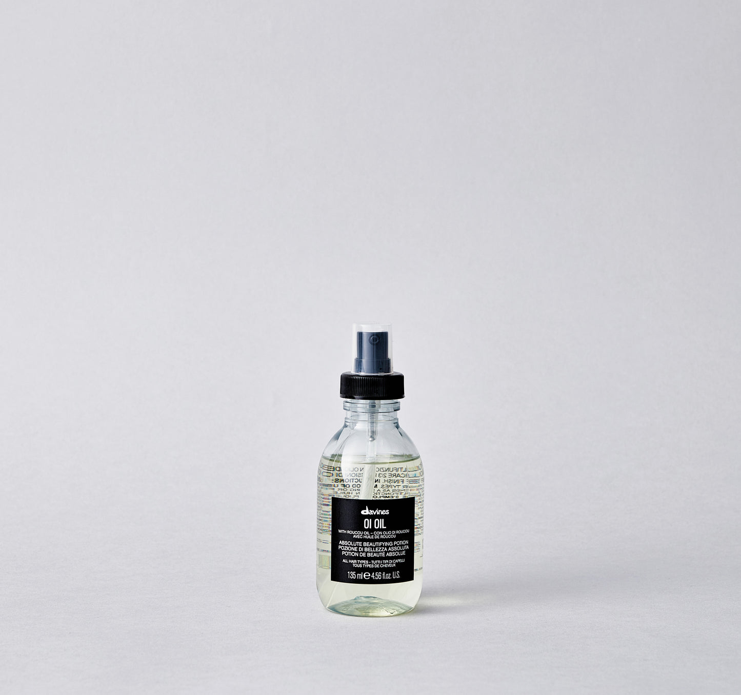 Multi-function oil which adds shine and softness to the hair while also detangling and fighting frizz, working especially well on coarse or dry hair. The hair structure is left protected, without weighing it down.