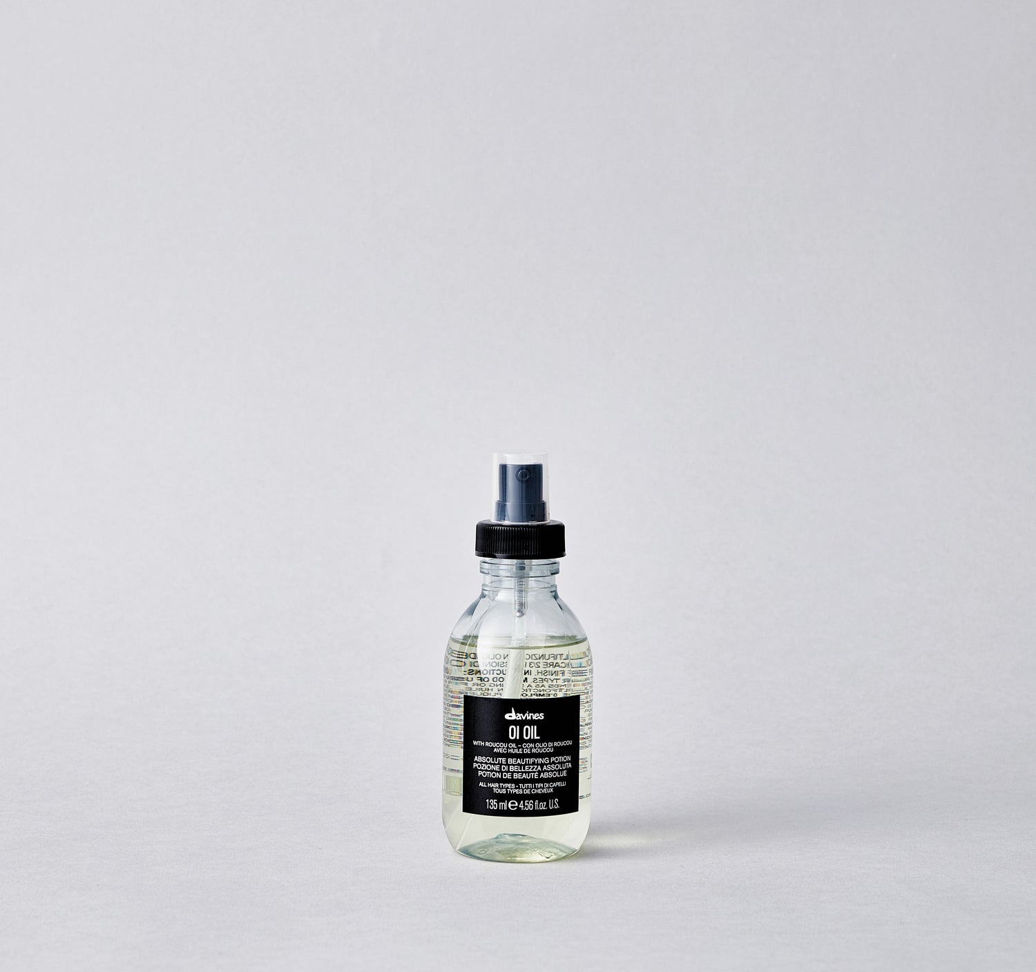 Multi-function oil which adds shine and softness to the hair while also detangling and fighting frizz, working especially well on coarse or dry hair. The hair structure is left protected, without weighing it down.