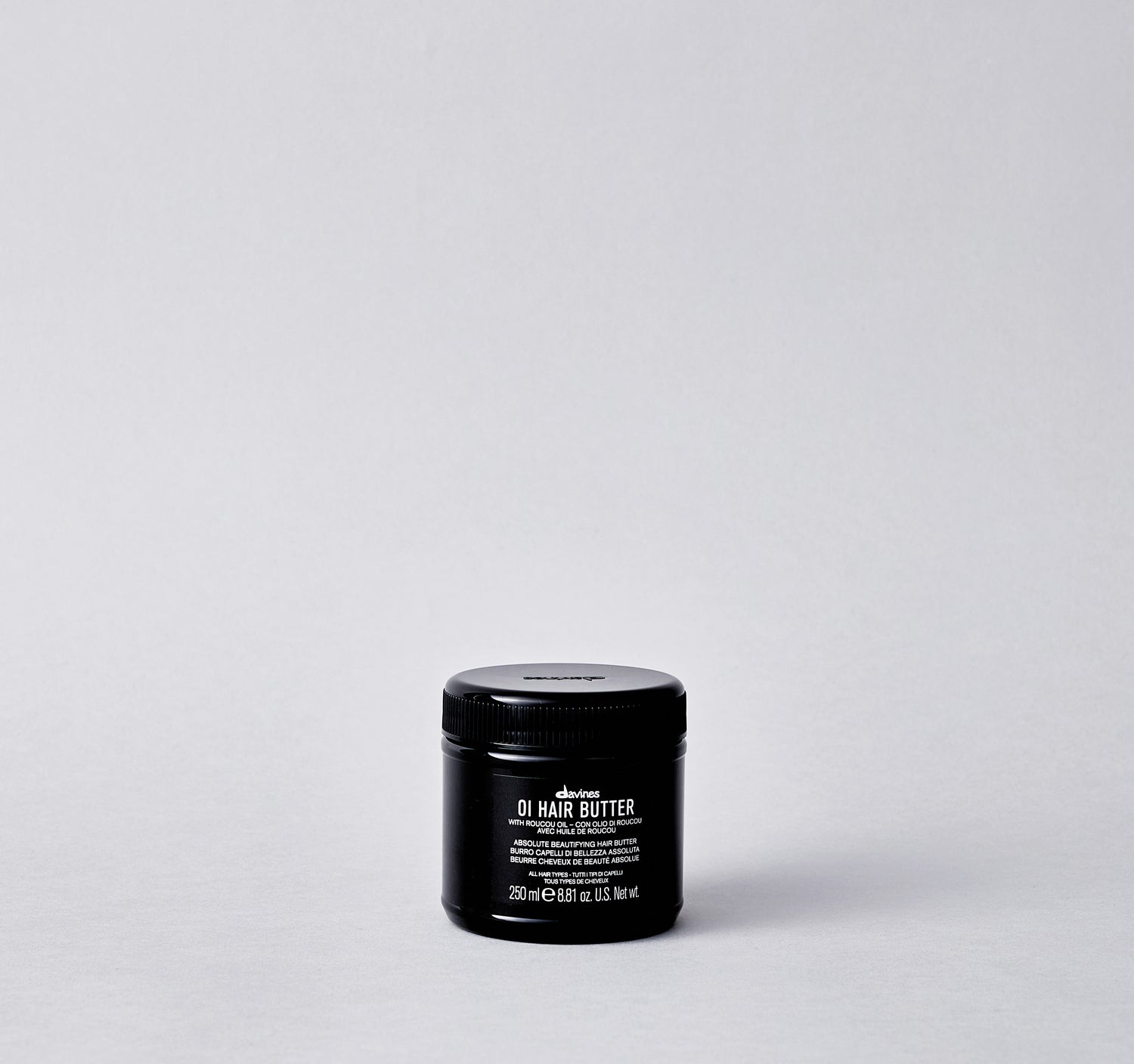 Antioxidant nourishing butter with a sensory scent. It has an anti-frizz disciplinary action, giving extraordinary softness and brightness to the hair with an immediate cosmetic effect.