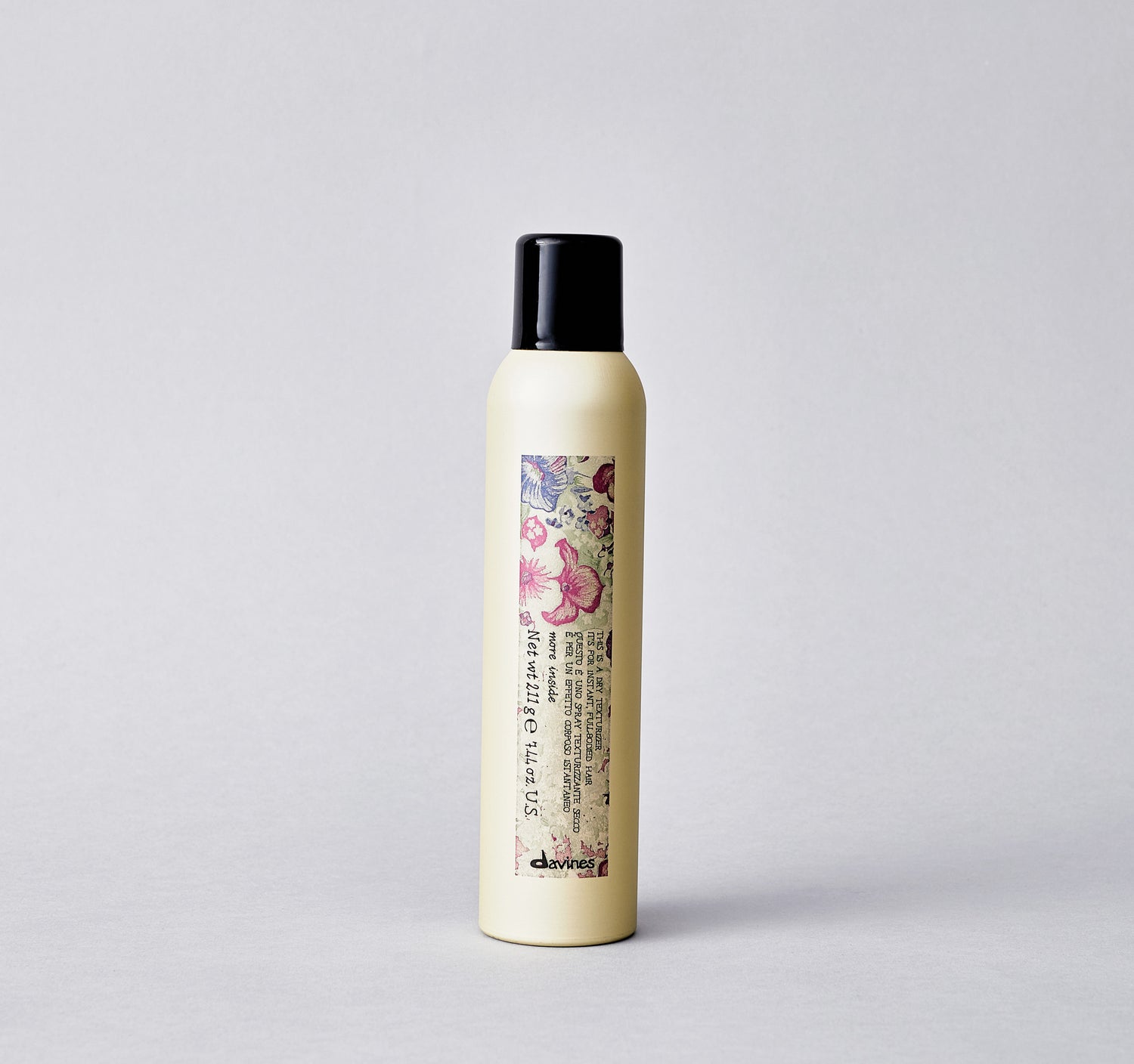 The Davines Dry Texturizer is especially designed for piecey, defined texture and hold. It gives the hair an instant full-bodied and tousled look without weighing it down.
